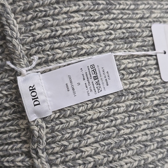 NWT Christian Dior D-White Cashmere Snood - Picture 3 of 5